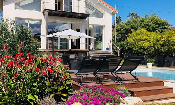 Prefailles Villa | Villa pool and sea view