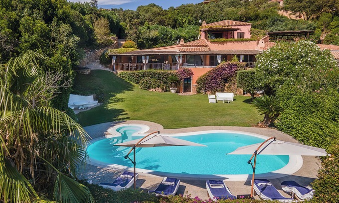 Cala di Volpe Villa | Villa porto cervo at hole 18 of pevero golf club, heated infinity pool