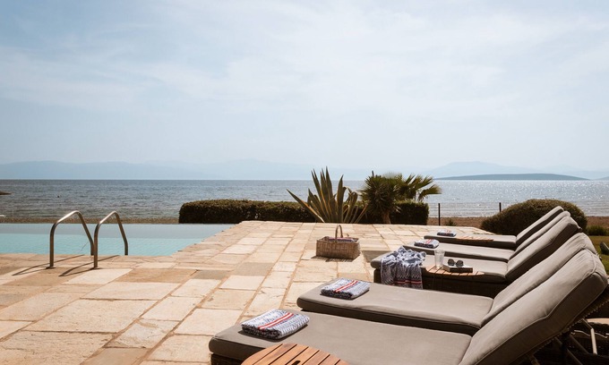 Iria Villa | Villa Pueblo