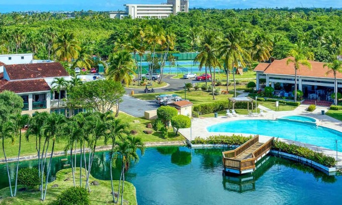 Cerro Gordo House | Villa Quenepa at Lakeside Villas