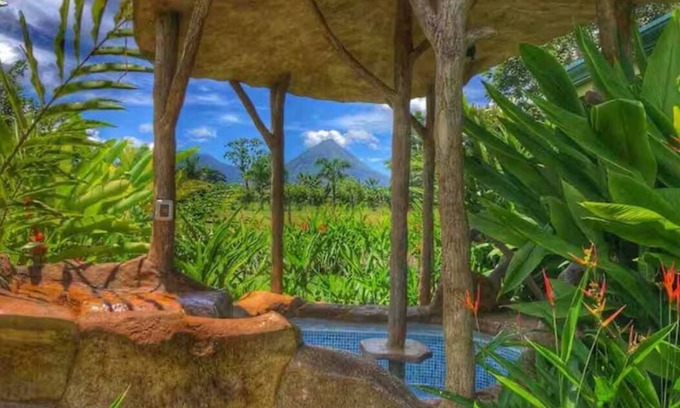 La Fortuna Villa | Villa Rústica Arenal: With Free Sloths Territory Pass!