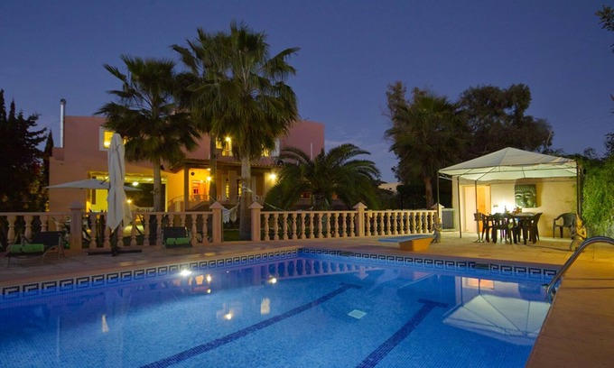 Sant Josep de sa Talaia Villa | Villa Ruly Fantastic Ibiza location with large swimmingpool and land very quiet