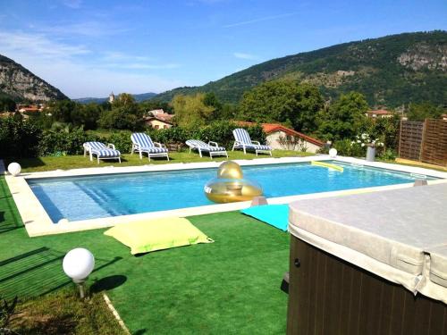 Foix Villa | Villa raffinée à Foix avec piscine privée et jacuzzi