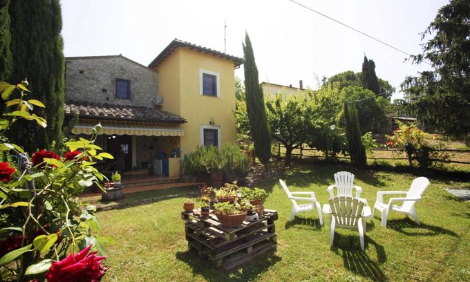Calvi di Umbria Villa | Villa Relax a 2 Piani e Giardino Privato con Vista sulle Colline Umbre