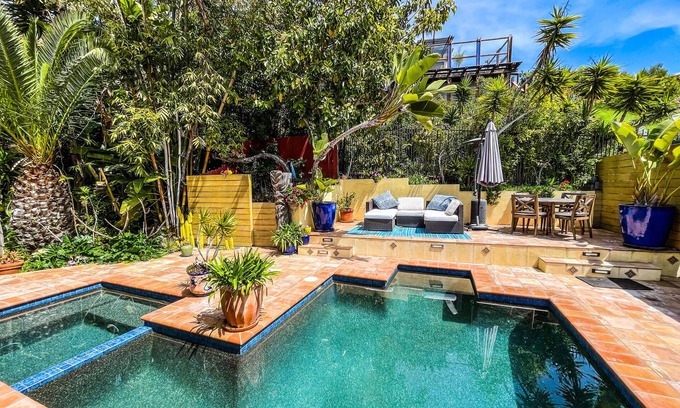 South Laguna House | Villa Rey Charming 2-bedroom house w pool, tropical garden and views