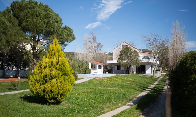 Ormos Agiou Ioannou Villa | Villa Ria Luxury, Fun and Comfort near Beaches and (Air)Port