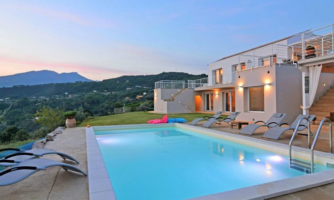 Sant'Ambrogio Villa | Villa Rita 6 in Cefal