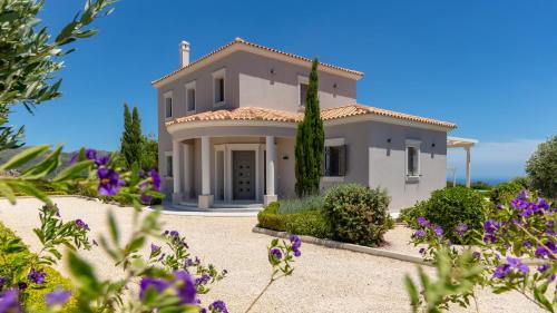Eleios-Pronnoi Villa | Villa Robola