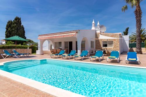 Vale de Centianes Villa | Villa Rocha Family villa Near Ocean Pool BBQ