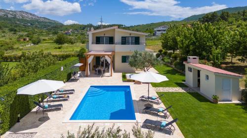 Tugare Villa | VILLA ROKO with 4 bedrooms, 32sqm heated pool