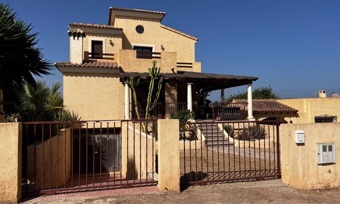 Cunas House | Villa Romantique Avec Piscine Privée et Terrasse Couverte