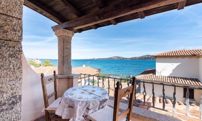 La Conia Villa | Villa Rosa 20 meters from the Sea