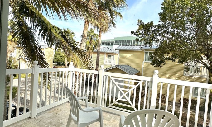 Alice Town House | Villa Rosa - Bimini Bay