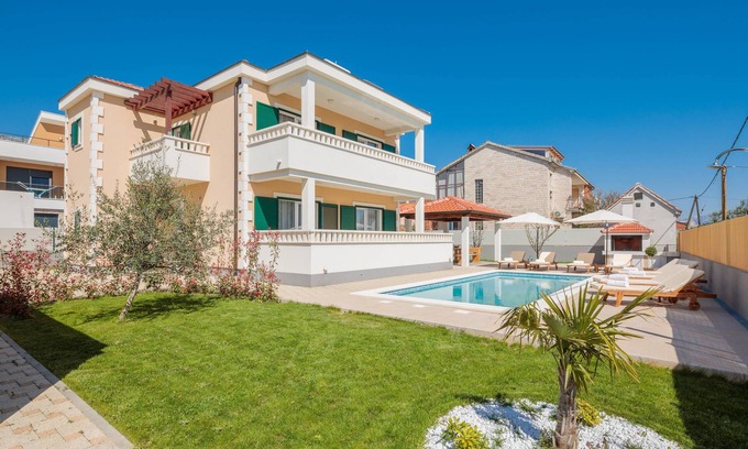 Kastel Novi Villa | Villa Rosa Ventorum - a comfortable luxury holiday house near Split