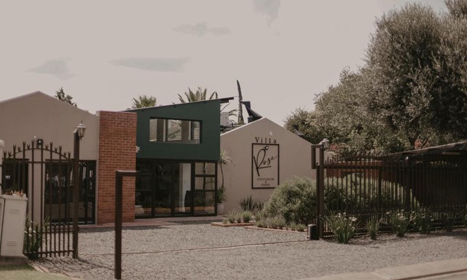 Universitas House | Villa Rose Guesthouse & Venue