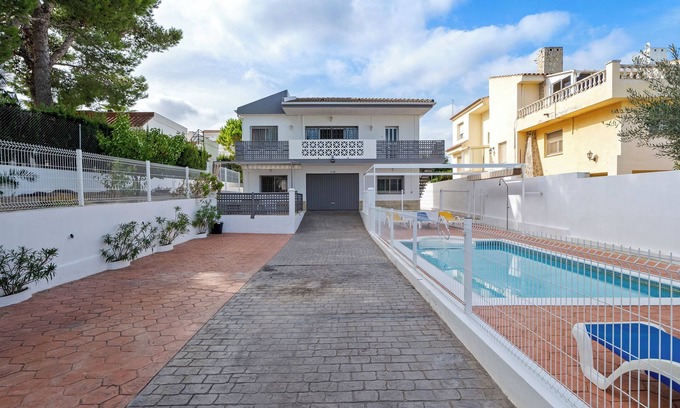 L'Ampolla Villa | "Villa rosita" 200 m to the Sea