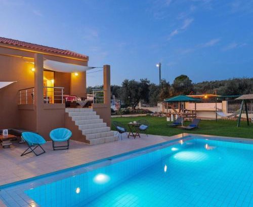 Sternes Villa | Villa Roula 3BR Seaview Villa in Chania