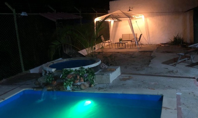 Agua de Dios Villa | Villa Rubens, Casa familiar con piscina privada.