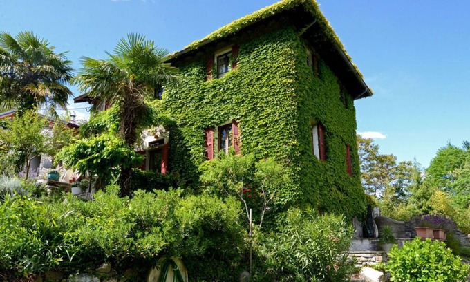 Vignola House | Villa Rustica Comfortable holiday residence