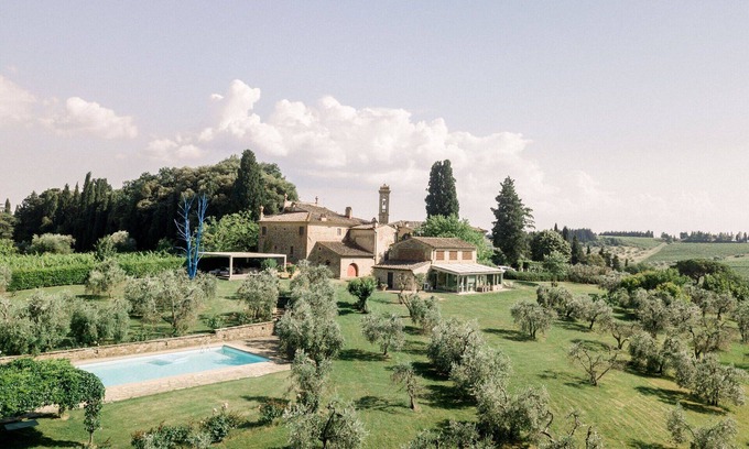 Tavarnelle Val di Pesa Villa | Villa Serena Stunning villa casale with p/pool and wineyard