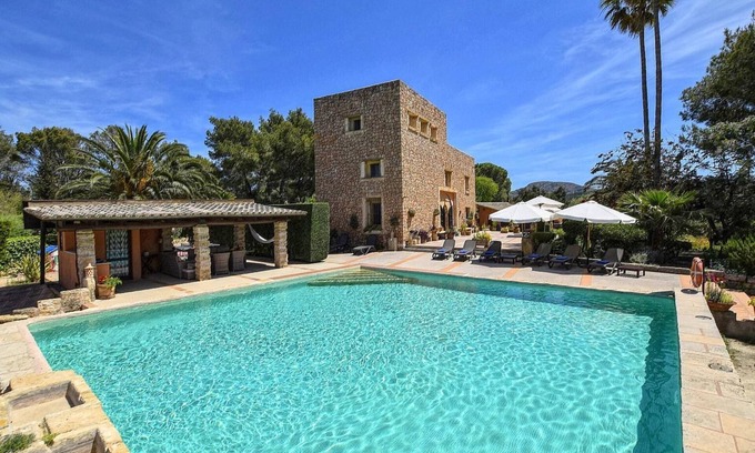 es Bacares Villa | Villa 'Sa Torre Dorada' with Mountain View, Wi-Fi and Air Conditioning