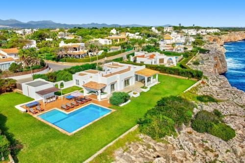 Cala Serena Villa | Villa SAlgar by Villa Plus