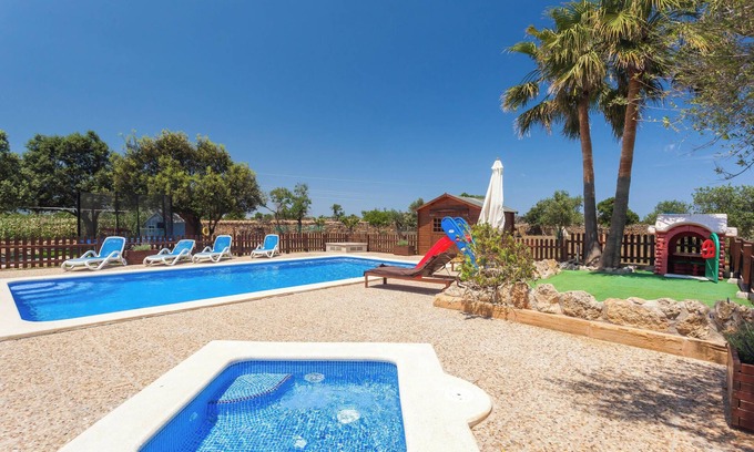 Santa Margalida House | Villa Santa Eulalia with private Pool, A/C and garden
