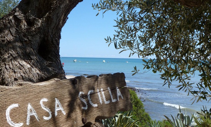 L'Ampolla Villa | VILLA SCILLA, waterfront property with stunning sea views