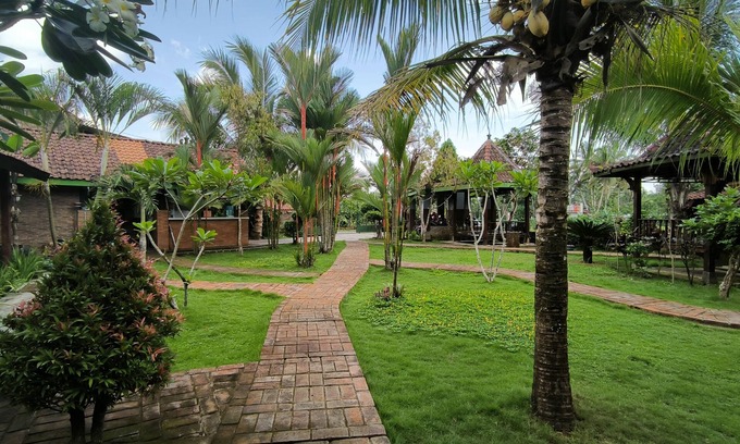 Borobudur Villa | Villa Setumbu by Cocotel