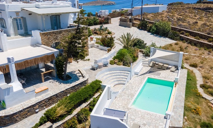 Agios Sostis Villa | Villa 'Simone Tinos Island' with Sea View, Wi-Fi and Air Conditioning