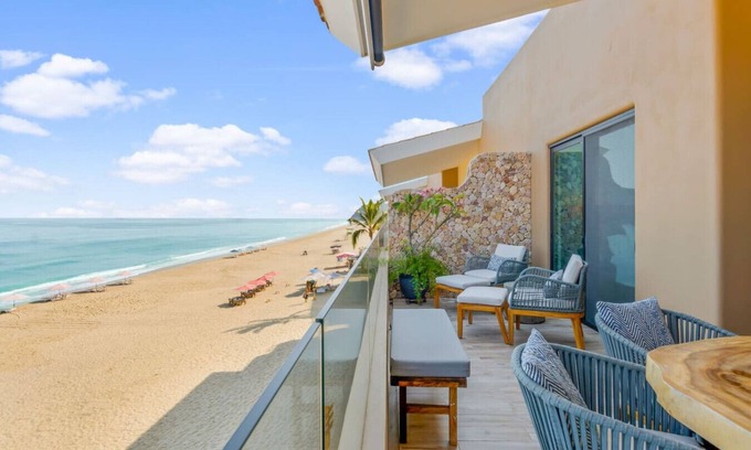 San Francisco Apartment | Villa Sirena del Mar: Elegant Beachfront Retreat