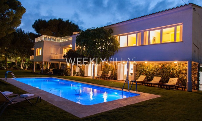 Passeig Maritim Villa | Villa Sitges Tupinetti. 100m/beach. Renovated. Cozy Garden by Weekly Villas