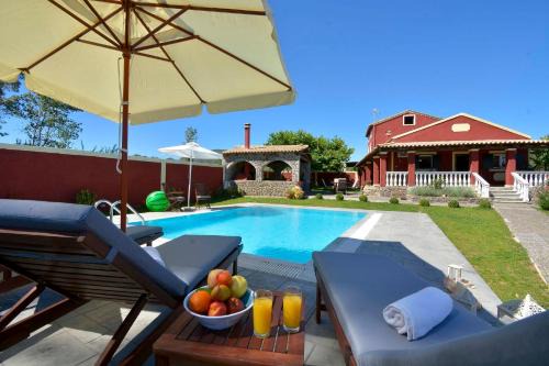 Chalikounas Villa | Villa Sofia near the beach