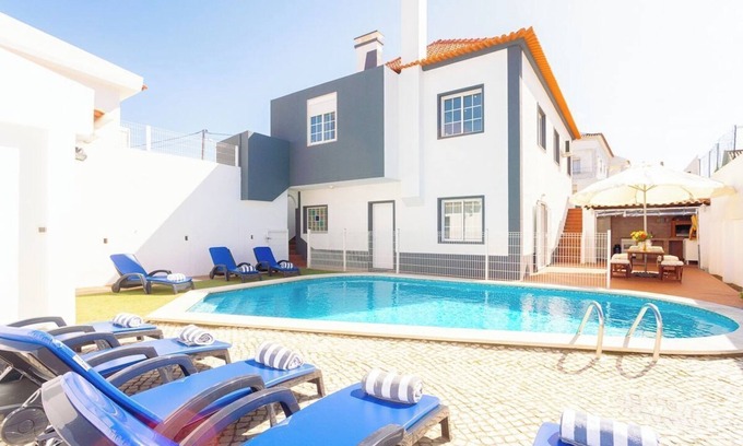 Charneca de Caparica e Sobreda Villa | Villa Sol e Mar - Villa for 8 persons with pool and near the beach of Caparica