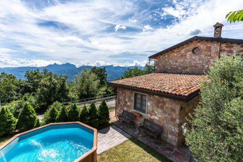 Villa Collemandina House | Villa Soli - Casa in Pietra con Piscina Panoramica