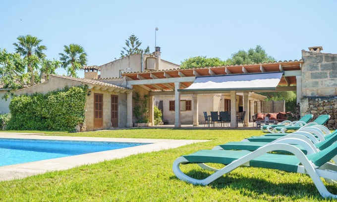 Muro Villa | Villa 'Son Parera D’ Abaix' with Mountain View, Private Pool and Wi-Fi