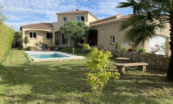 Paulhan Villa | Villa Spacieuse, 3 Chambres, Jardin et Piscine