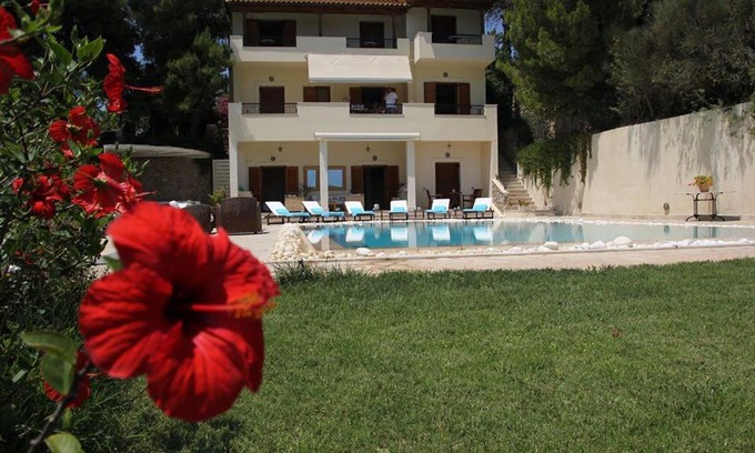 Petrothalassa Villa | VILLA STARCHART