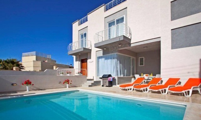 High Ridge Villa | Villa Sunnyside near St. Julian's