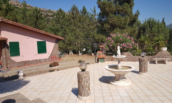 Arbus Villa | Villa surrounded by greenery ideal for a relaxing holiday