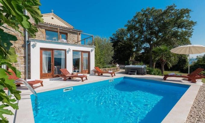 Krbune Villa | Villa Sussini in Central Istria for 8 people with jacuzzi & pet friendly