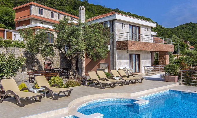 Bijeli do Villa | Villa Svinjista