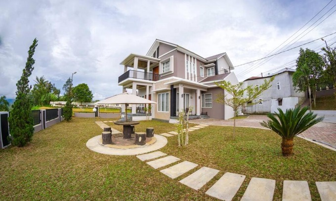 Sungai Landia Villa | Villa Syariah Humaira