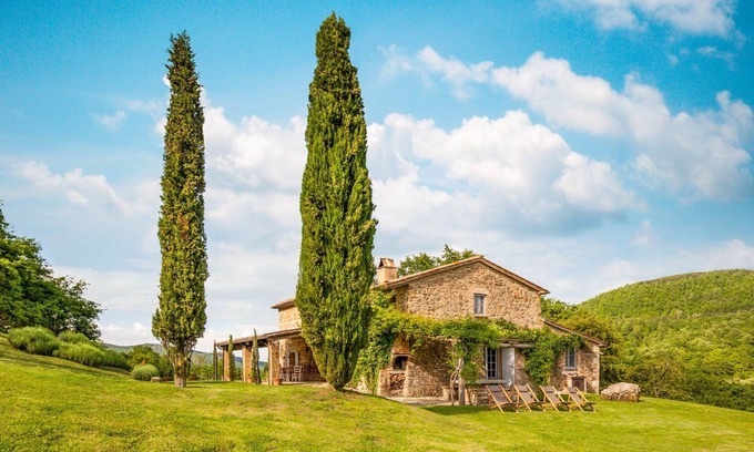 San Casciano dei Bagni Villa | Villa Tirelli - Five Bedroom Villa, Sleeps 10
