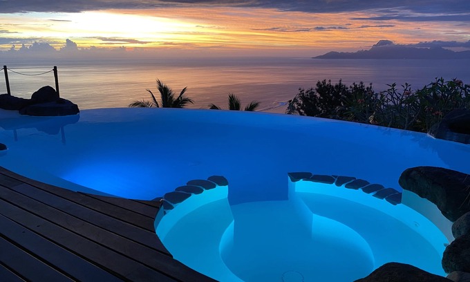 Punaauia Villa | Villa Tahiti with pool and jacuzzi