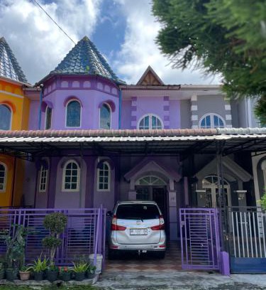 Berastagi Villa | Villa Tamam Manchester Berastagi