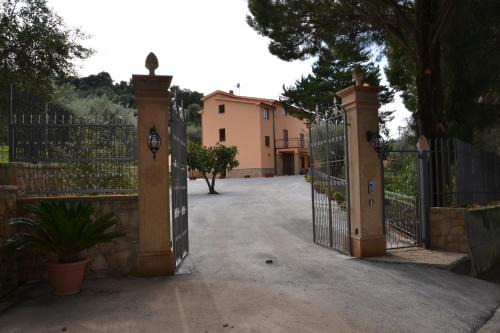 San Mauro Castelverde House | Villa Tiberio