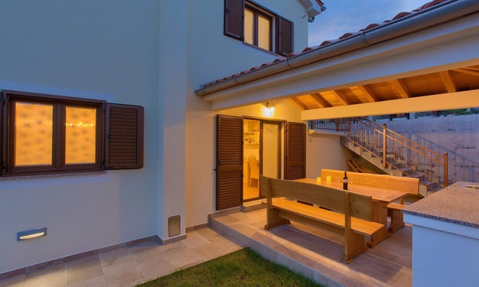 Cizici Villa | Villa Toic by the seaside with beautiful Seaview