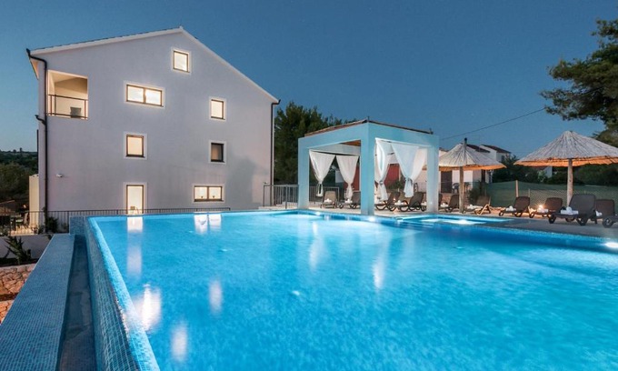 Cove Makarac (Milna) Villa | Villa Toma