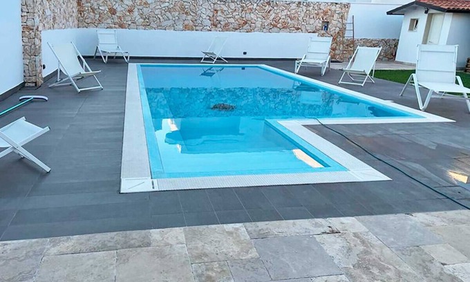 Boncore Villa | Villa Torre Lapillo beach with pool